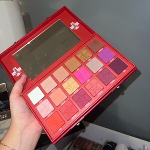 Jeffree star blood sugar pallet